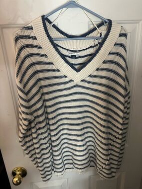 American Eagle Outfitters Cream & Navy Striped V-Neck Pullover Sweater